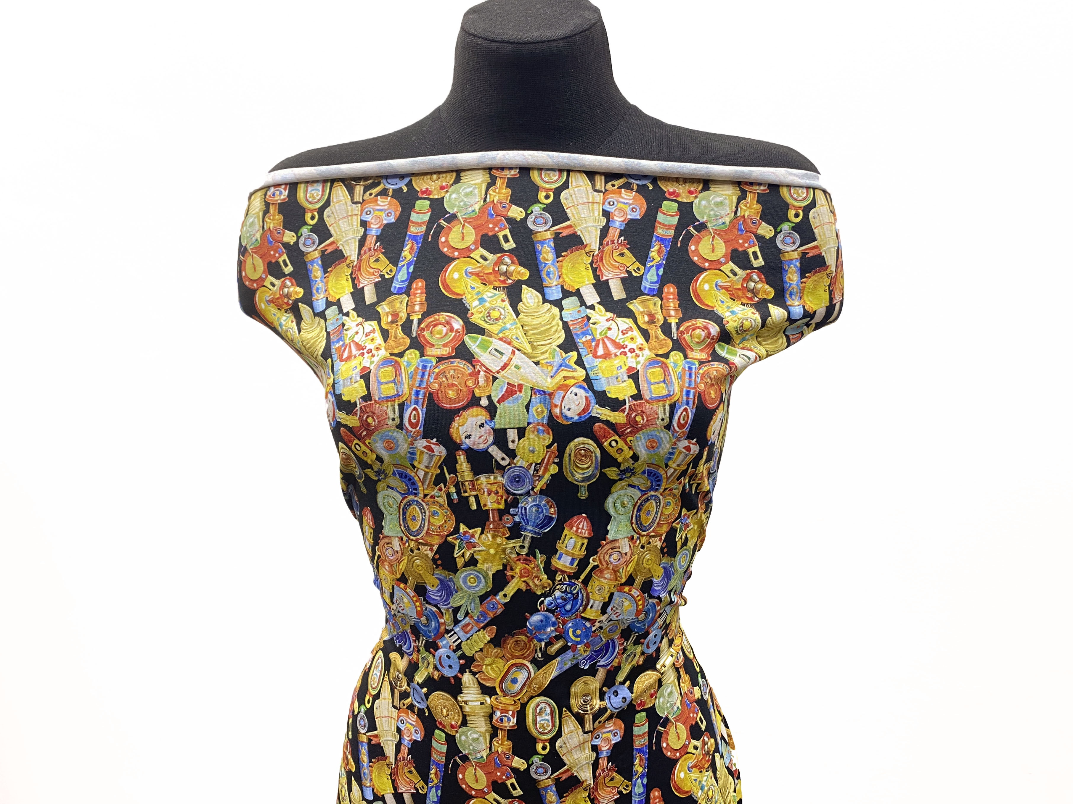 Ткань Трикотаж чёрного цвета с принтом  игрушки  38277 5