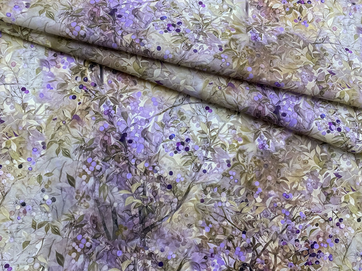 Ткань Батист  серо-бежевого цвета с принтом  сиреневые ягоды голубики ,листья 16813 1